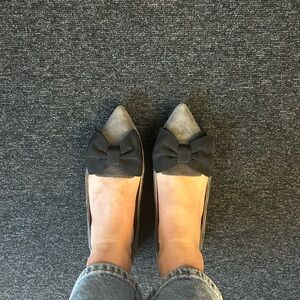 M. GEMI The Corto Gray Suede Bow Flats size 38.5